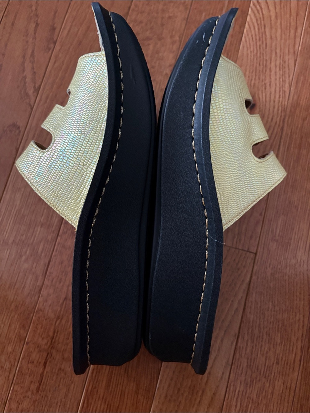New! Alegria Metallic Yellow Three-Flower Button Velcro Slip-On Sandals size 37 - Picture 5 of 7